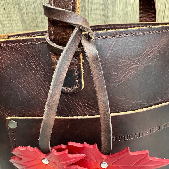 Leather Purse Charm Maple Leaf Bag Charm Genuine Leather Purse Keychain NEW - Picture 5 of 9